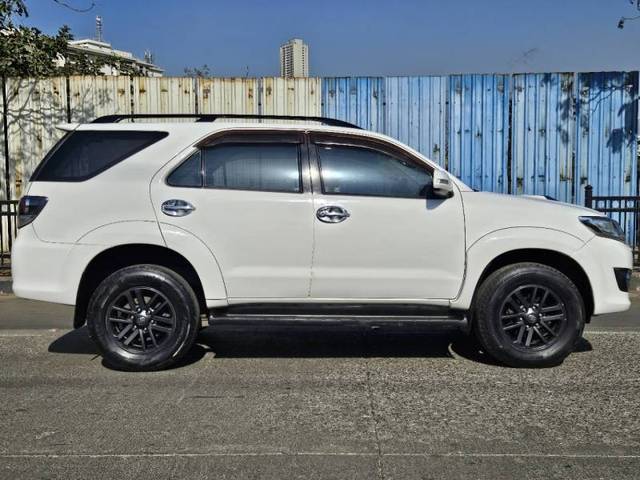 https://images10.gaadi.com/usedcar_image/4575393/original/6f4ec9070f7228af981c94a82beb21b3.jpg?imwidth=6401