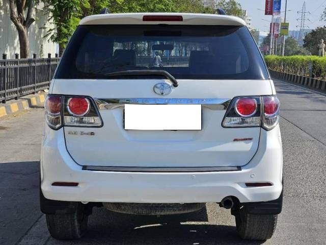 https://images10.gaadi.com/usedcar_image/4575393/original/processed_cec1351dd77aca9ee2c696414d354776.jpg?imwidth=6402