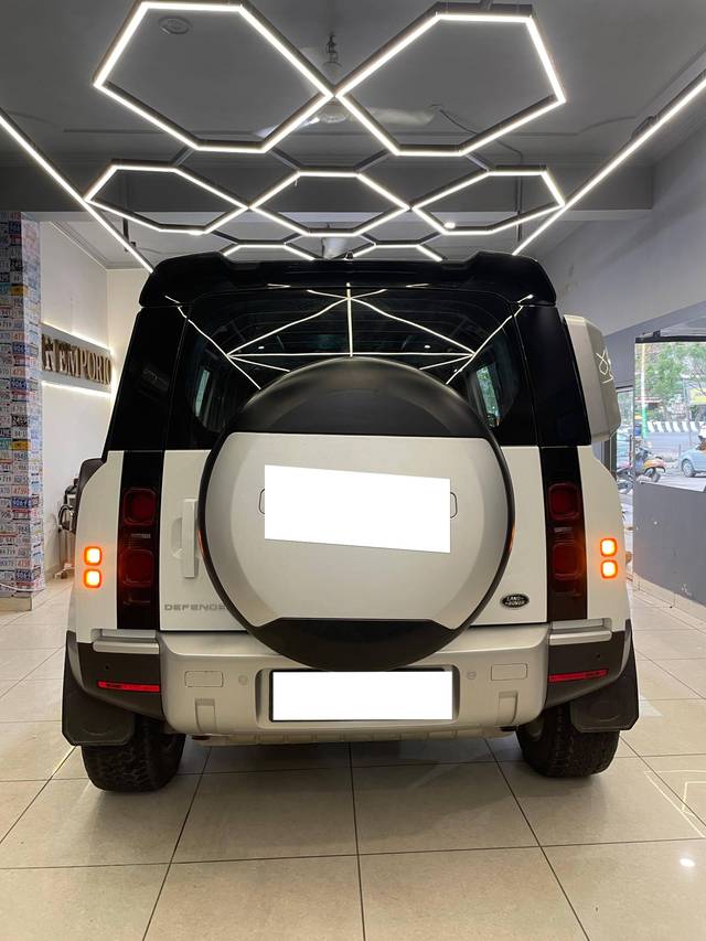 https://images10.gaadi.com/usedcar_image/4575394/original/processed_359997288122e4d171ed96ac3db540ad.jpg?imwidth=6402