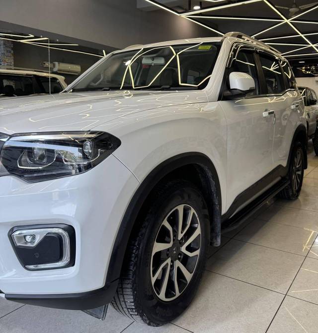 https://images10.gaadi.com/usedcar_image/4575396/original/processed_db4aca0acb443a1450566b013823aa78.jpg?imwidth=6401
