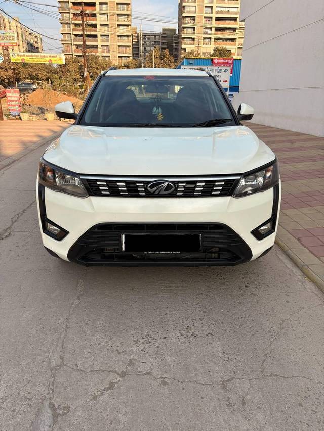 https://images10.gaadi.com/usedcar_image/4575403/original/processed_1b6a8b69-20e4-4f7f-8764-d282c9aac87a.jpg?imwidth=6400