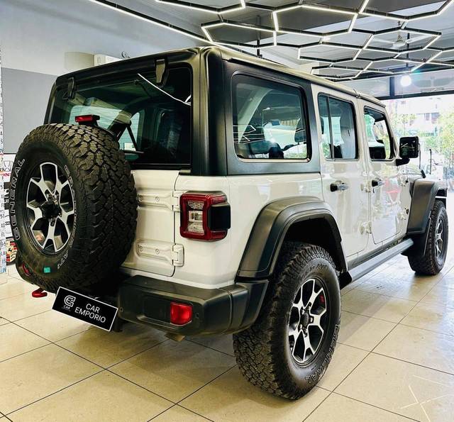 https://images10.gaadi.com/usedcar_image/4575412/original/processed_f6b43c88984276b9bc37eae78c4dc07e.jpg?imwidth=6401