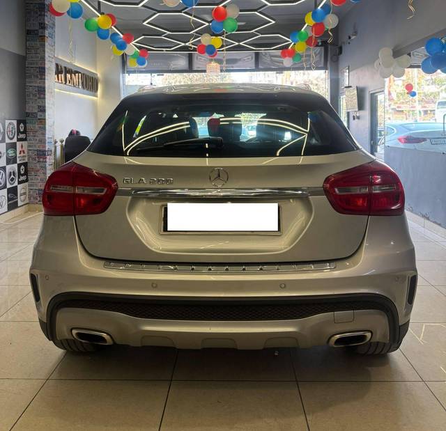 https://images10.gaadi.com/usedcar_image/4575413/original/processed_db63731cf9ab018fc0caa7fd2f3355d0.jpg?imwidth=6401