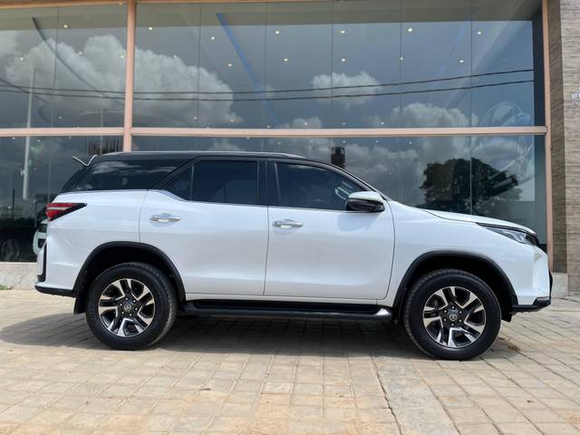 https://images10.gaadi.com/usedcar_image/4575415/original/0de31c60d1046066783fd9f97c019eb5.jpg?imwidth=6401