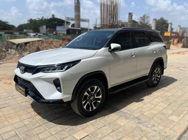 https://images10.gaadi.com/usedcar_image/4575415/original/processed_557a8ace3157f30e40de626889a8f2ae.jpg?imwidth=6400