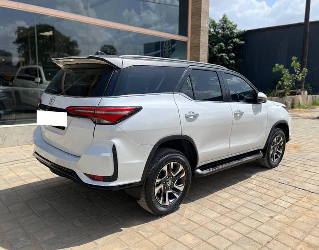 https://images10.gaadi.com/usedcar_image/4575415/original/processed_641df4c041f527a69b3a001439e0ad44.jpg?imwidth=6402
