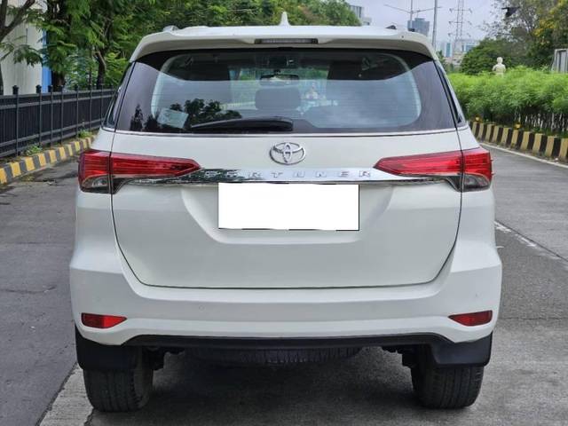 https://images10.gaadi.com/usedcar_image/4575417/original/processed_9f51483ce58241cd883107b8bd32240e.jpg?imwidth=6402