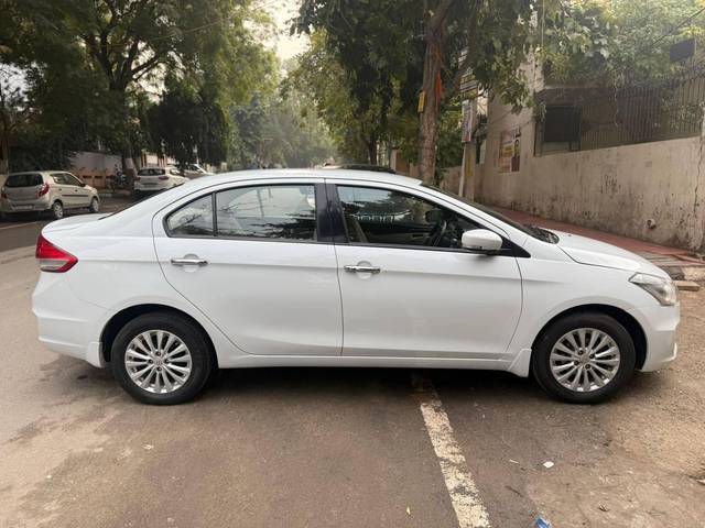 https://images10.gaadi.com/usedcar_image/4575418/original/processed_13372b41aed0bcfec14060f661faa480.jpg?imwidth=6401