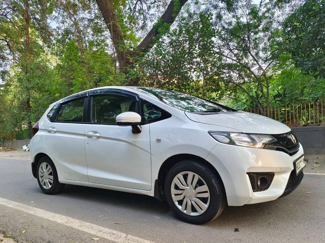https://images10.gaadi.com/usedcar_image/4575425/original/64fe74c2785a0c364a989b898f2bd009.jpeg?imwidth=6400