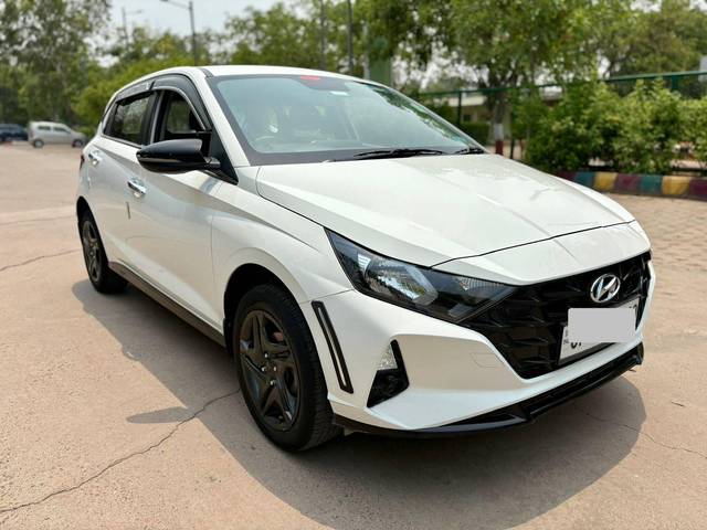 https://images10.gaadi.com/usedcar_image/4575428/original/processed_2700ac2041a98840c352e79c0cfbad51.jpg?imwidth=6400