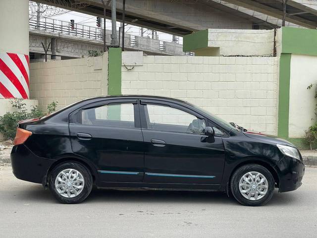 https://images10.gaadi.com/usedcar_image/4575441/original/processed_975ee264a1d56b4cb869ab7ed9c205e4.jpg?imwidth=6401