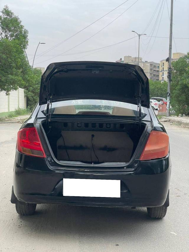 https://images10.gaadi.com/usedcar_image/4575441/original/processed_fd3b00336d1380cfec1ed556299d225a.jpg?imwidth=6402