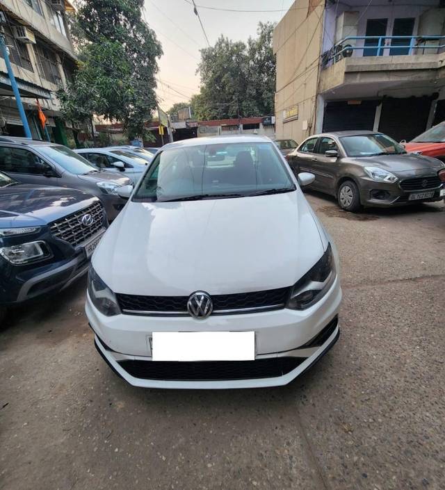 https://images10.gaadi.com/usedcar_image/4575442/original/processed_6593ccffa2e36f397dc46f60894f384e.jpg?imwidth=6402