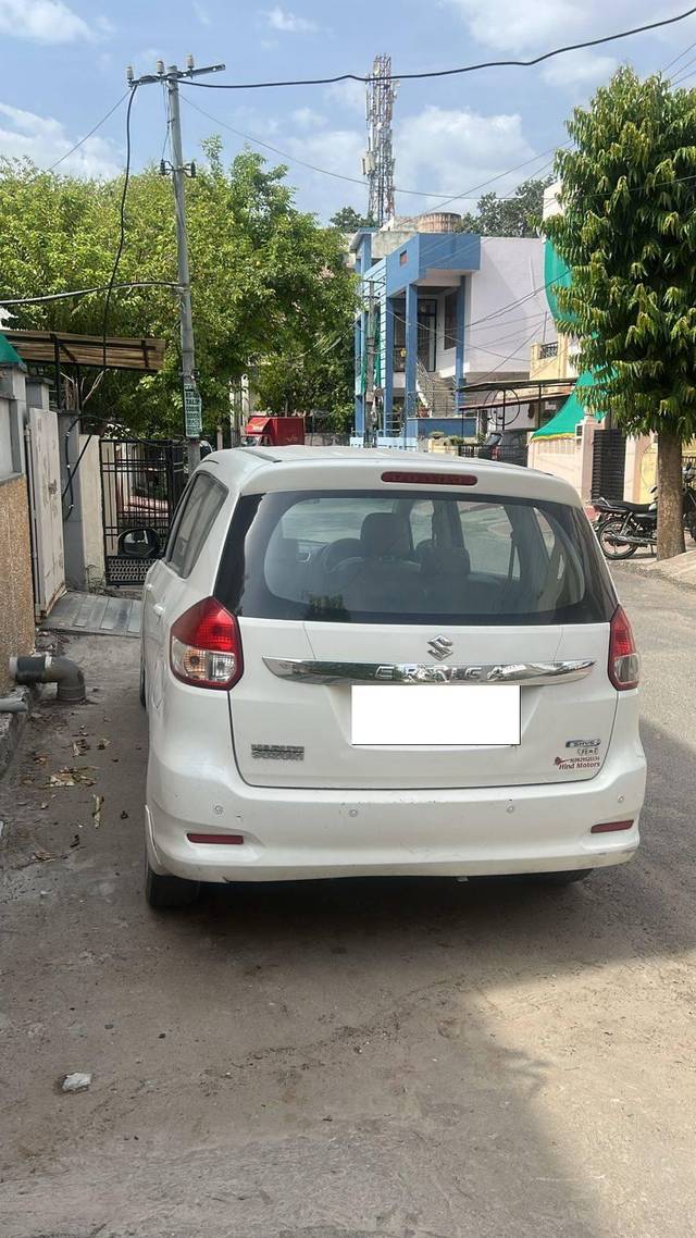 https://images10.gaadi.com/usedcar_image/4575448/original/processed_383f77c1-1917-4789-861c-c436dce15d44.jpg?imwidth=6401