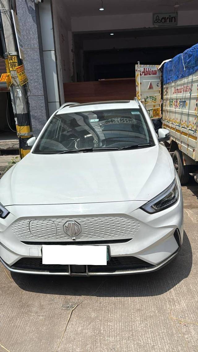 https://images10.gaadi.com/usedcar_image/4575462/original/processed_daa4a45f-3c97-447b-850c-262a88d85fa9.jpg?imwidth=6400