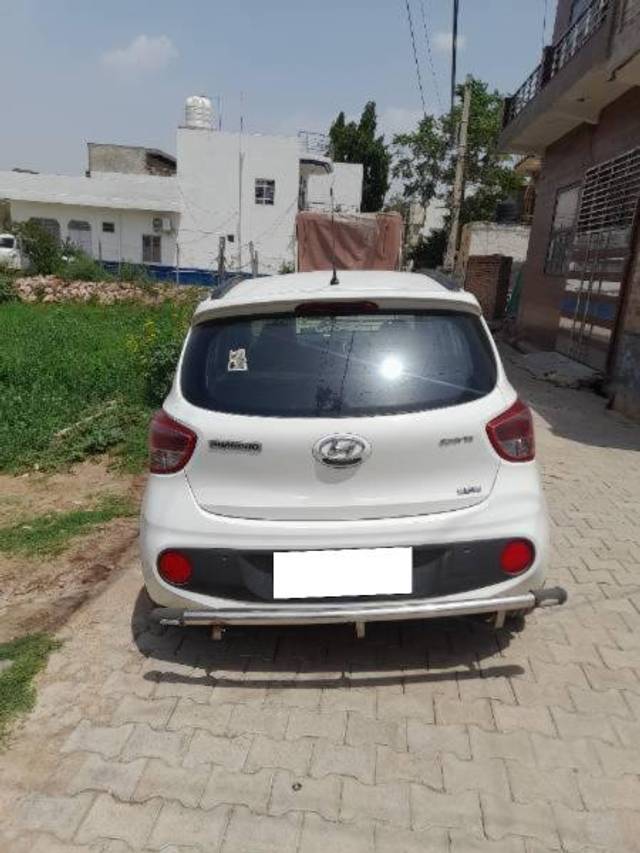 https://images10.gaadi.com/usedcar_image/4575478/original/processed_78d2c3e0-6953-4325-8817-adc00ff2e0ad.jpg?imwidth=6401