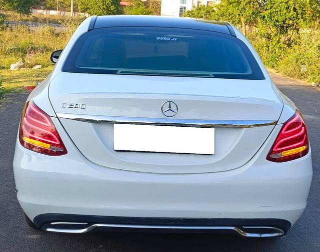 https://images10.gaadi.com/usedcar_image/4575496/original/processed_965c7666e022b06b1dc48b3f3d4eb2f5.jpg?imwidth=6402