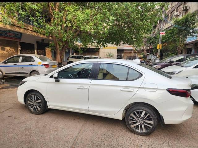 https://images10.gaadi.com/usedcar_image/4575505/original/processed_cafb9f94bc2774b6e15831e62cc7a22d.jpg?imwidth=6402