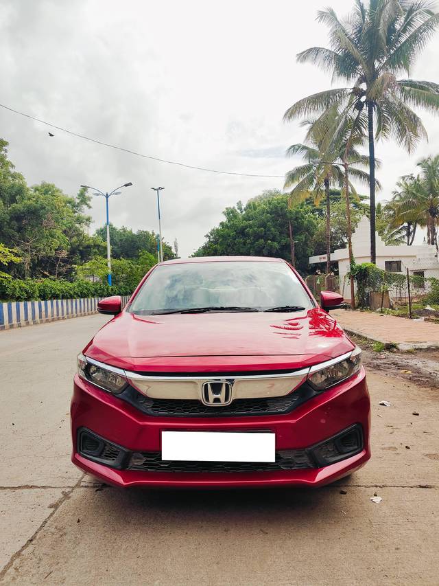 https://images10.gaadi.com/usedcar_image/4575516/original/processed_0f94031fef3f02781e7537619063d85b.jpg?imwidth=6400