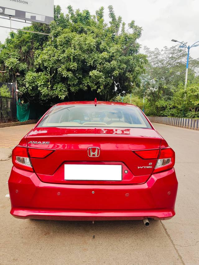 https://images10.gaadi.com/usedcar_image/4575516/original/processed_a7874e8221464956c19186a4e1011a89.jpg?imwidth=6401