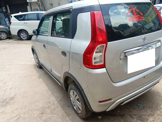 https://images10.gaadi.com/usedcar_image/4575517/original/processed_61a19fcf89131443d12367fbf4c026b6.jpg?imwidth=6402