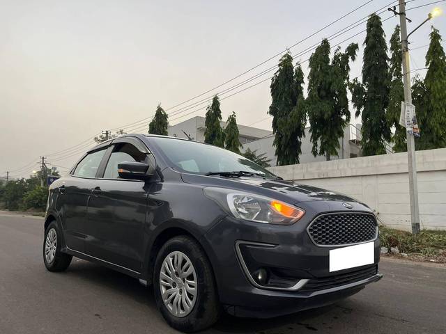 https://images10.gaadi.com/usedcar_image/4575520/original/processed_8f075d91f0d102046829112d2d671dc7.jpg?imwidth=6400
