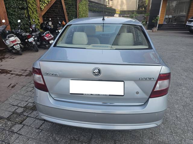 https://images10.gaadi.com/usedcar_image/4575539/original/processed_70329cf89597a4b936dcce4cd078f697.jpg?imwidth=6402