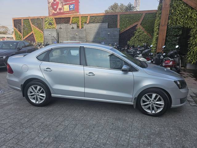https://images10.gaadi.com/usedcar_image/4575539/original/processed_a999e11d58484017240fbe38faab3281.jpg?imwidth=6401