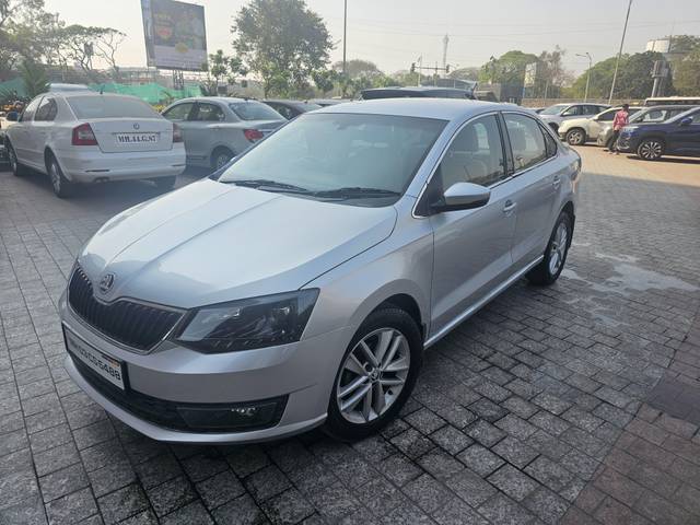 https://images10.gaadi.com/usedcar_image/4575539/original/processed_d6065691a327112fe709c6824ceb15c2.jpg?imwidth=6400