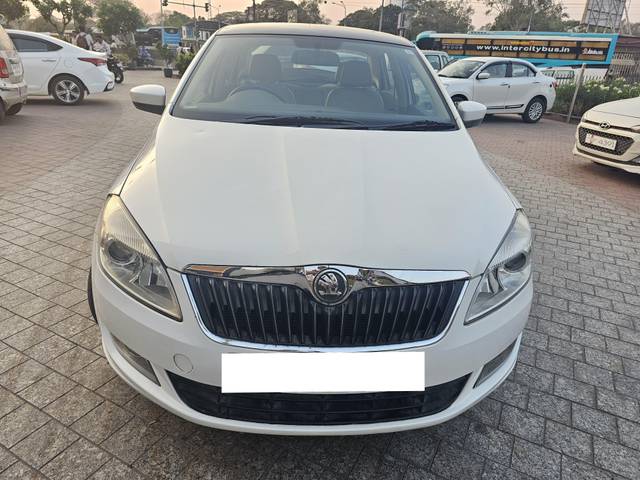 https://images10.gaadi.com/usedcar_image/4575542/original/processed_cd0c8c4320e5517c0737b9ff1fb37f4f.jpg?imwidth=6400