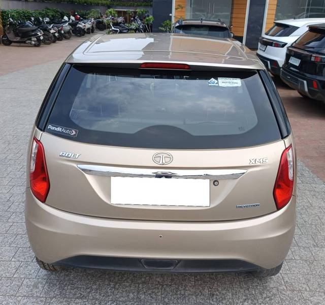 https://images10.gaadi.com/usedcar_image/4575548/original/processed_5cabb2ec8ddc9fd317f492386c6fb1d2.jpg?imwidth=6402