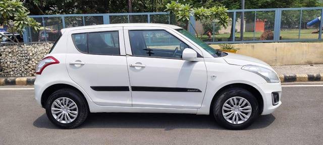 https://images10.gaadi.com/usedcar_image/4575578/original/processed_f098473bc5ec9f038c207c06abbdd1e2.jpg?imwidth=6401