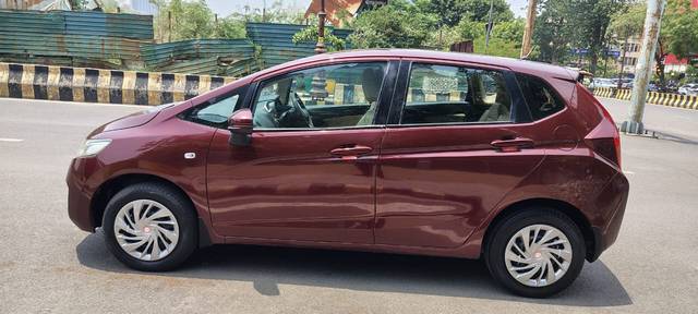 https://images10.gaadi.com/usedcar_image/4575580/original/e82140bb37df085d1d3ac7b421cbce31.jpg?imwidth=6402
