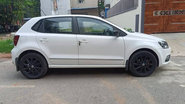 https://images10.gaadi.com/usedcar_image/4575595/original/c503cb67fdc38bdcc2eb8ae66b38f9d3.jpg?imwidth=6401