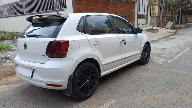 https://images10.gaadi.com/usedcar_image/4575595/original/processed_e926bd74677b82bf183921a5efdd164d.jpg?imwidth=6402