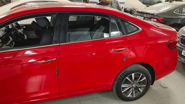 https://images10.gaadi.com/usedcar_image/4575626/original/processed_544aaf35-606c-467d-8a6e-365212003cb8.jpg?imwidth=6401