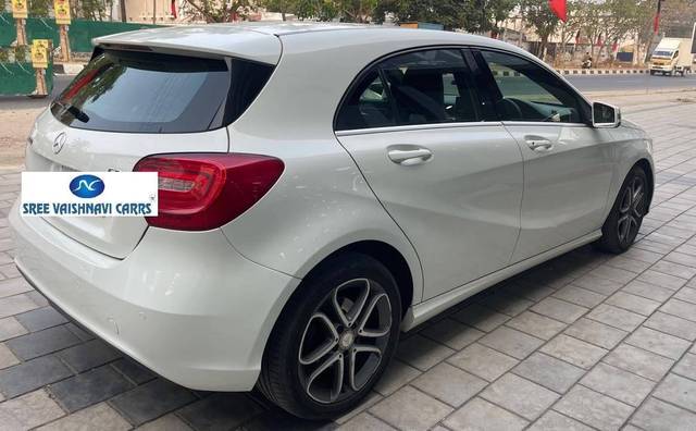 https://images10.gaadi.com/usedcar_image/4575668/original/processed_74a85a621a747e006975fa095db8839b.jpeg?imwidth=6401