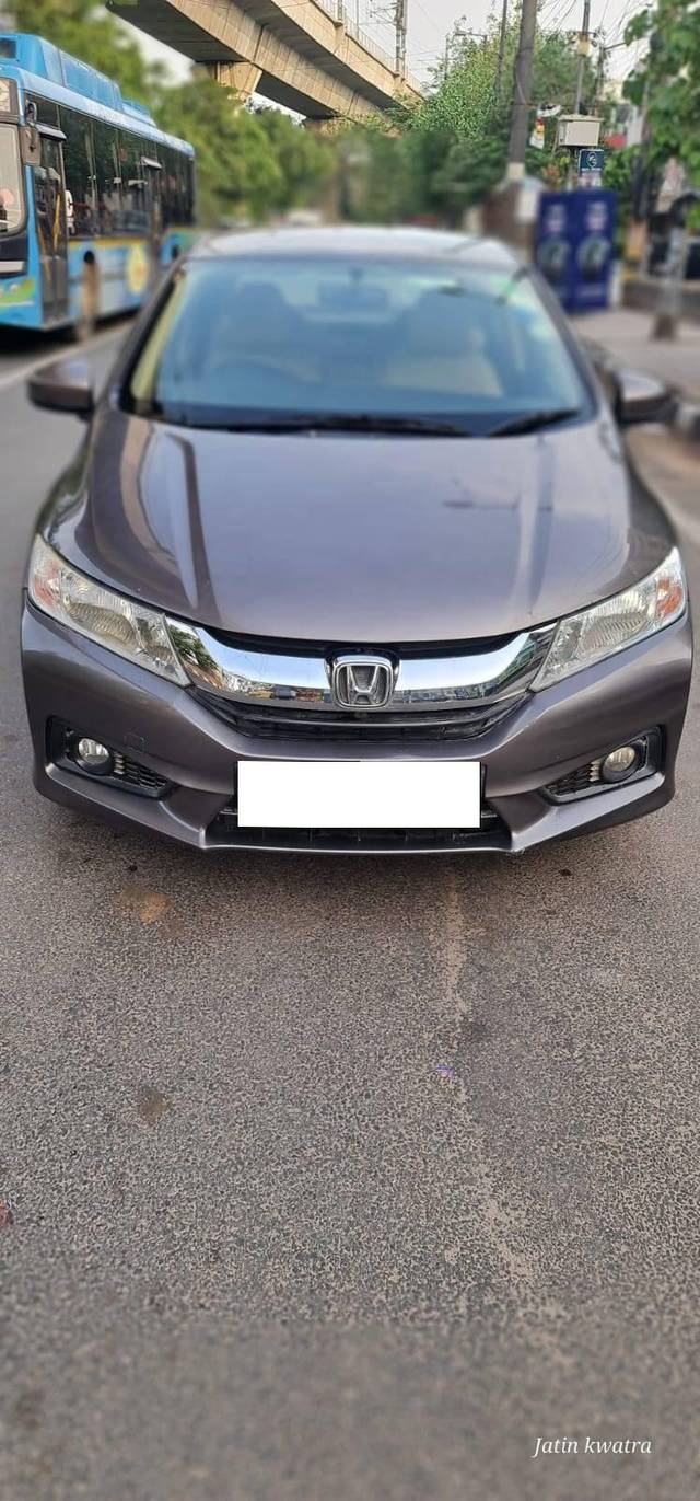 https://images10.gaadi.com/usedcar_image/4575674/original/processed_0d5066141a0640fcd3ebee8d4d3062ec.jpg?imwidth=6400