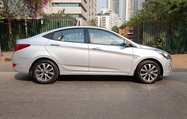 https://images10.gaadi.com/usedcar_image/4575677/original/processed_2ddc35fb69d6de40f889e3829f14ed5a.jpeg?imwidth=6401