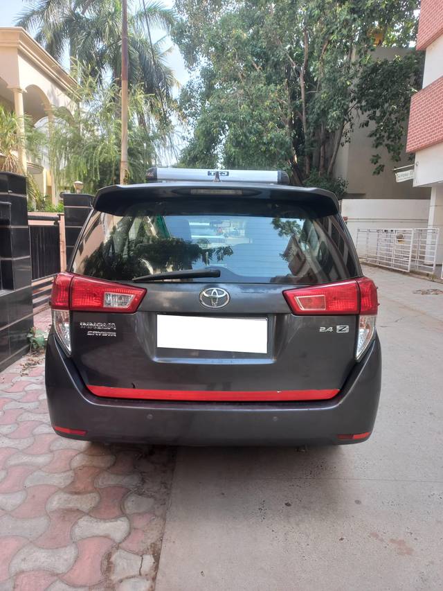 https://images10.gaadi.com/usedcar_image/4575680/original/processed_6d50eececdf40032cc9774a5feaacee5.jpeg?imwidth=6401