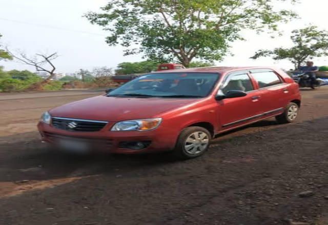 https://images10.gaadi.com/usedcar_image/4575684/original/8cd11c5e-7cd3-4366-81fe-df36ef826076.?imwidth=6401