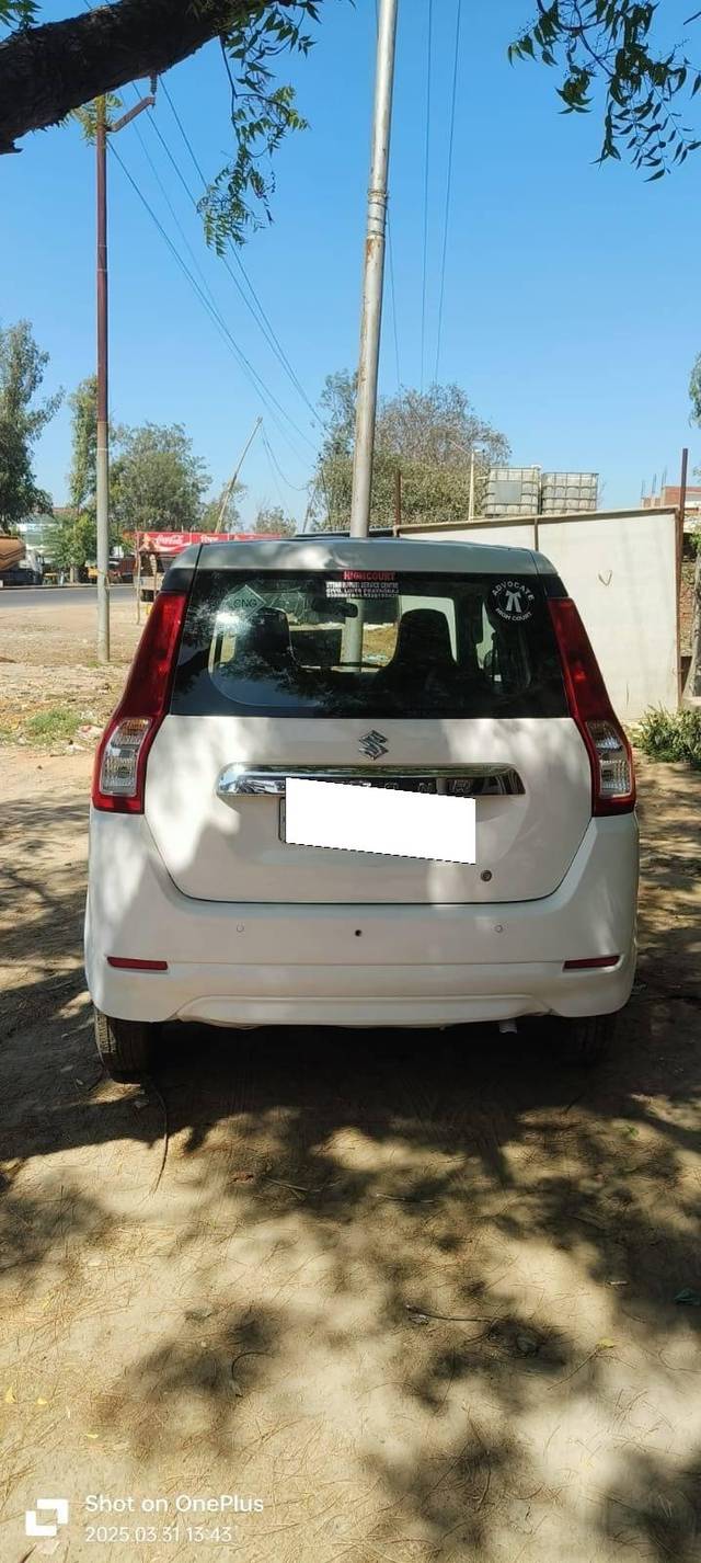https://images10.gaadi.com/usedcar_image/4575687/original/processed_cadbb29ee181bf7afc3fa903c8b8885e.jpg?imwidth=6401
