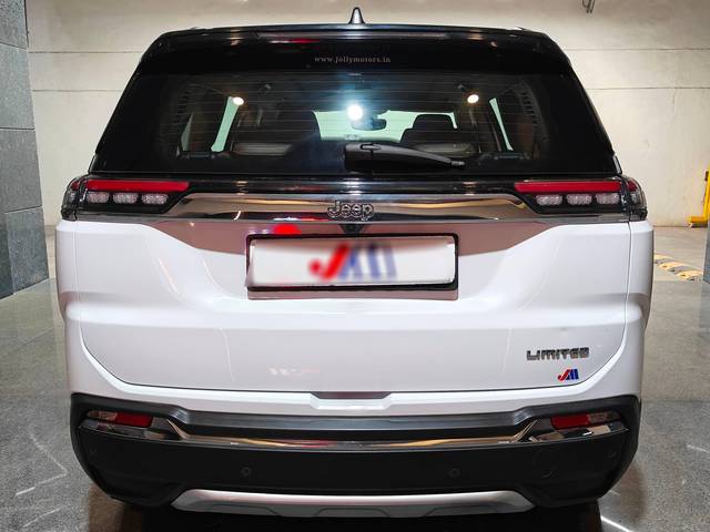 https://images10.gaadi.com/usedcar_image/4575699/original/processed_53f20e0aaa02e100d694170c54794261.jpg?imwidth=6402