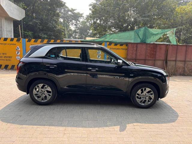https://images10.gaadi.com/usedcar_image/4575701/original/processed_c8b6351155394683db6d1f0796a79731.jpg?imwidth=6401