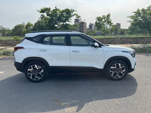 https://images10.gaadi.com/usedcar_image/4575704/original/804865f1e2da7c7ffce5811d5a612a65.jpg?imwidth=6401