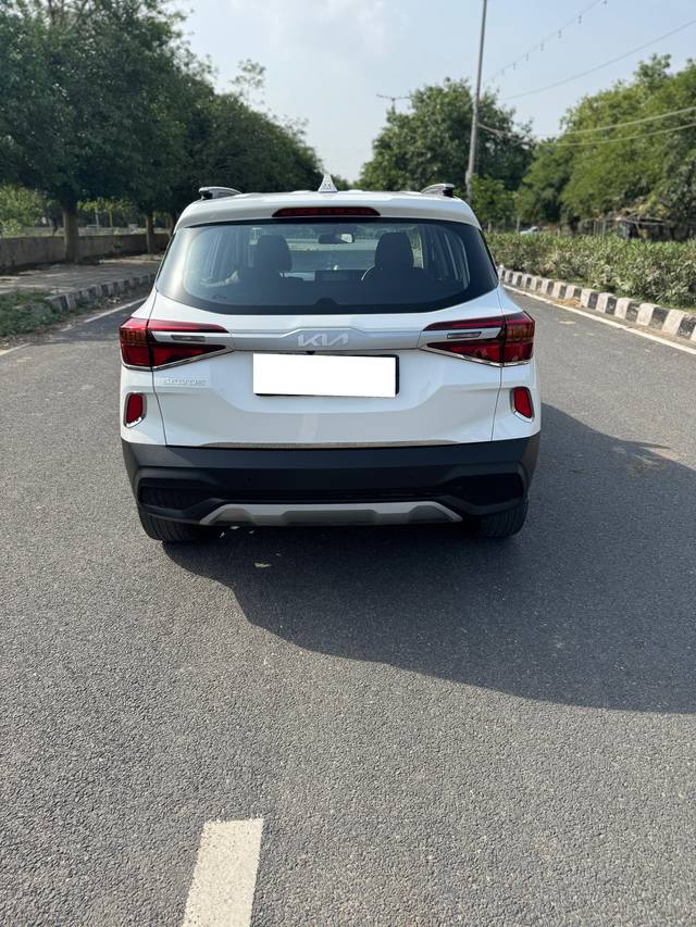 https://images10.gaadi.com/usedcar_image/4575704/original/processed_39d64b2c37ce869d25f7fa6cbfa71104.jpg?imwidth=6402