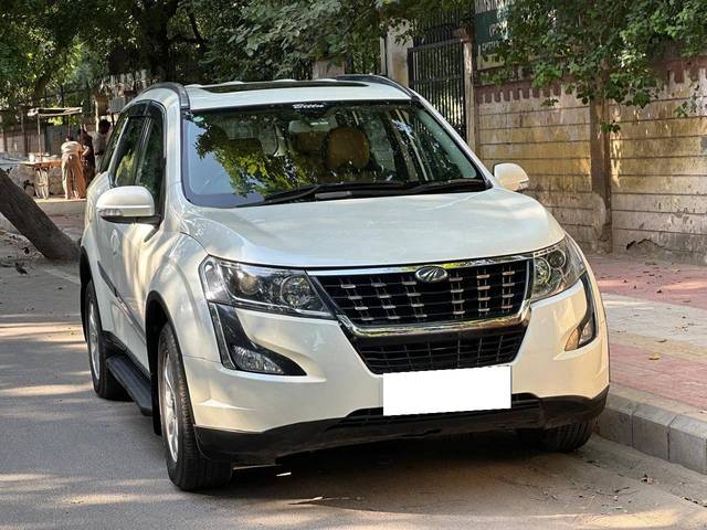 https://images10.gaadi.com/usedcar_image/4575707/original/processed_cc0602e52fd3ada8ed975cf1a1e1f1d3.jpg?imwidth=6400