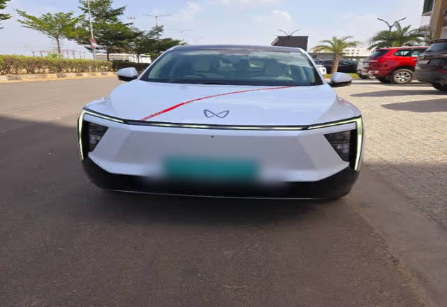 https://images10.gaadi.com/usedcar_image/4575708/original/cb081586-6182-4bb2-9379-5da83f94cd3c.?imwidth=6402