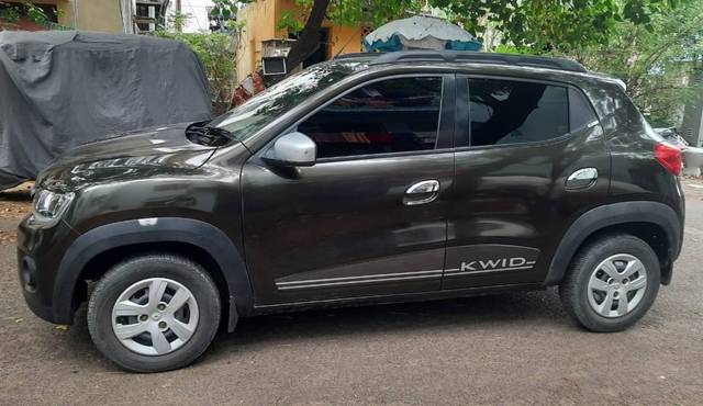 https://images10.gaadi.com/usedcar_image/4575714/original/processed_e4bde02c114d358939d18cf402f39e3d.jpg?imwidth=6400