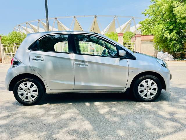 https://images10.gaadi.com/usedcar_image/4575715/original/c968f3ba1a7324036cab06db2ae23faa.jpg?imwidth=6401